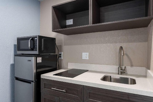 Super 8 by Wyndham Kissimmee-Orlando image 38