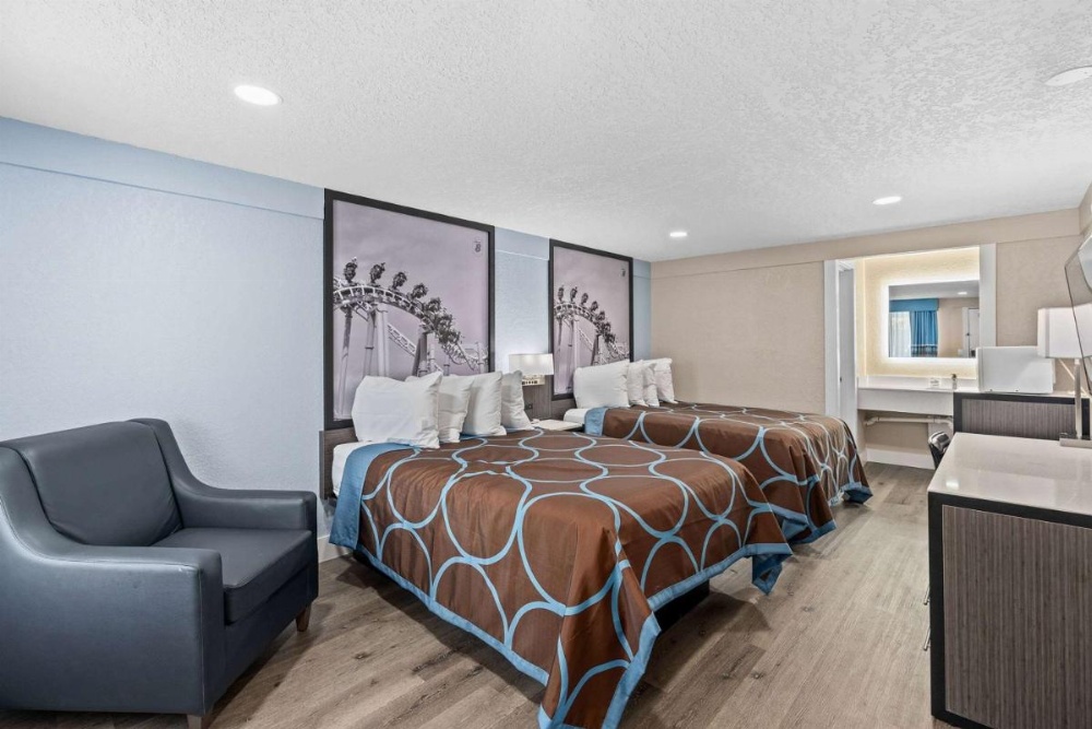 Super 8 by Wyndham Kissimmee-Orlando